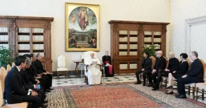 Papa aos educadores jesuítas: Colocar sempre a pessoa no centro