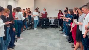 Quando a rotina faz pausa: Páscoa é celebrada no escritório administrativo São Paulo