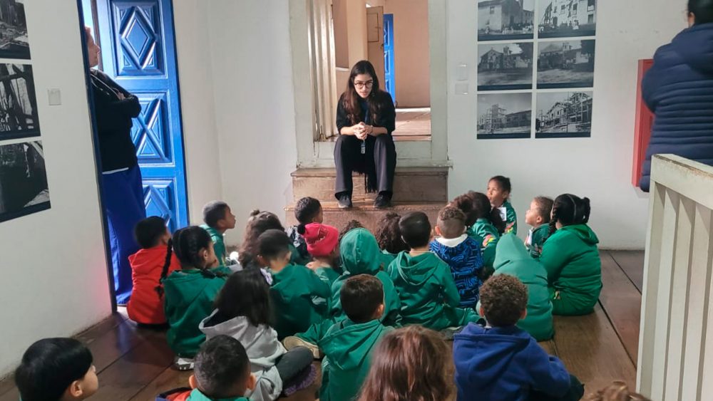 Museu de Arte Sacra dos Jesuítas recebe as primeiras escolas no projeto Descobrindo Embu no Museu
