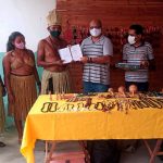 Momento da entrega reuniu jesuítas e indígenas